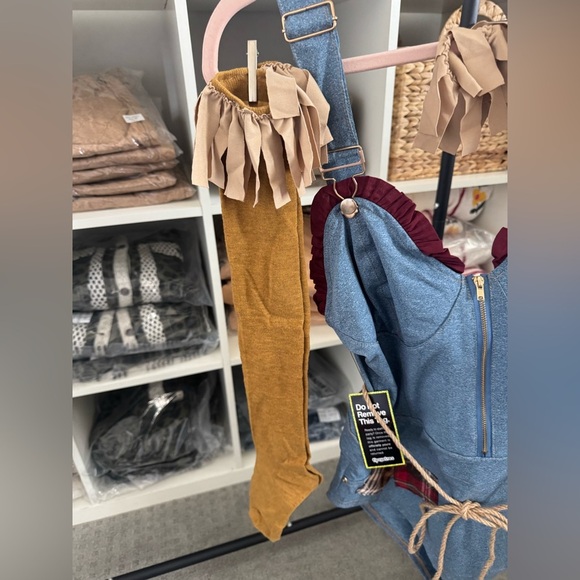 Women’s Tipsy Elves sexy Scarecrow Halloween costume - Picture 4 of 8